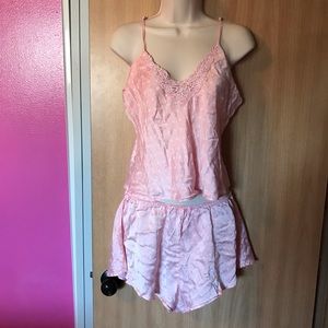 Stunning pink n white polka dot 2 piece pajamas